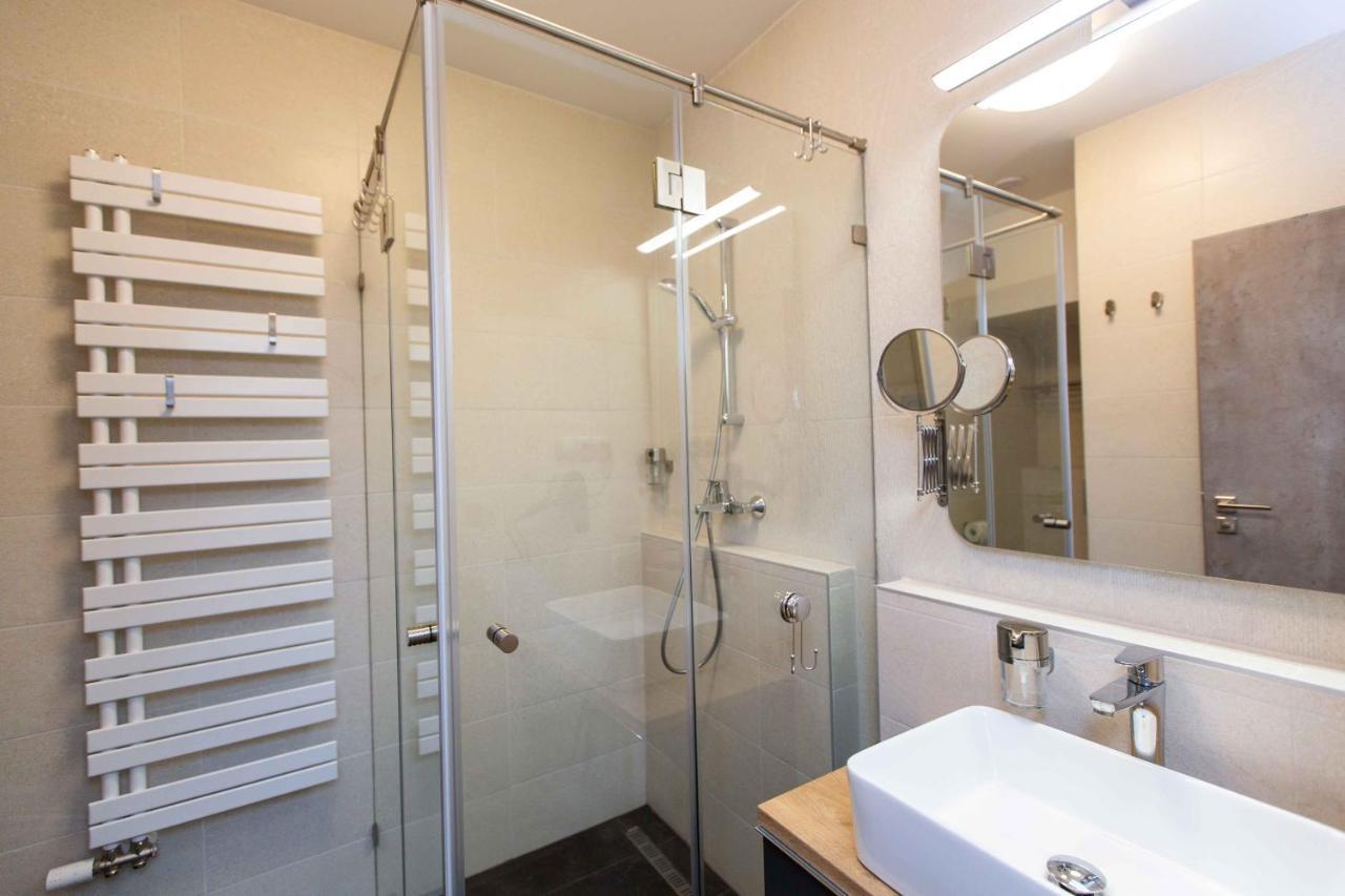 Premium Rooms By Hi5 - Style At The Comedy Theater Budapest Extérieur photo