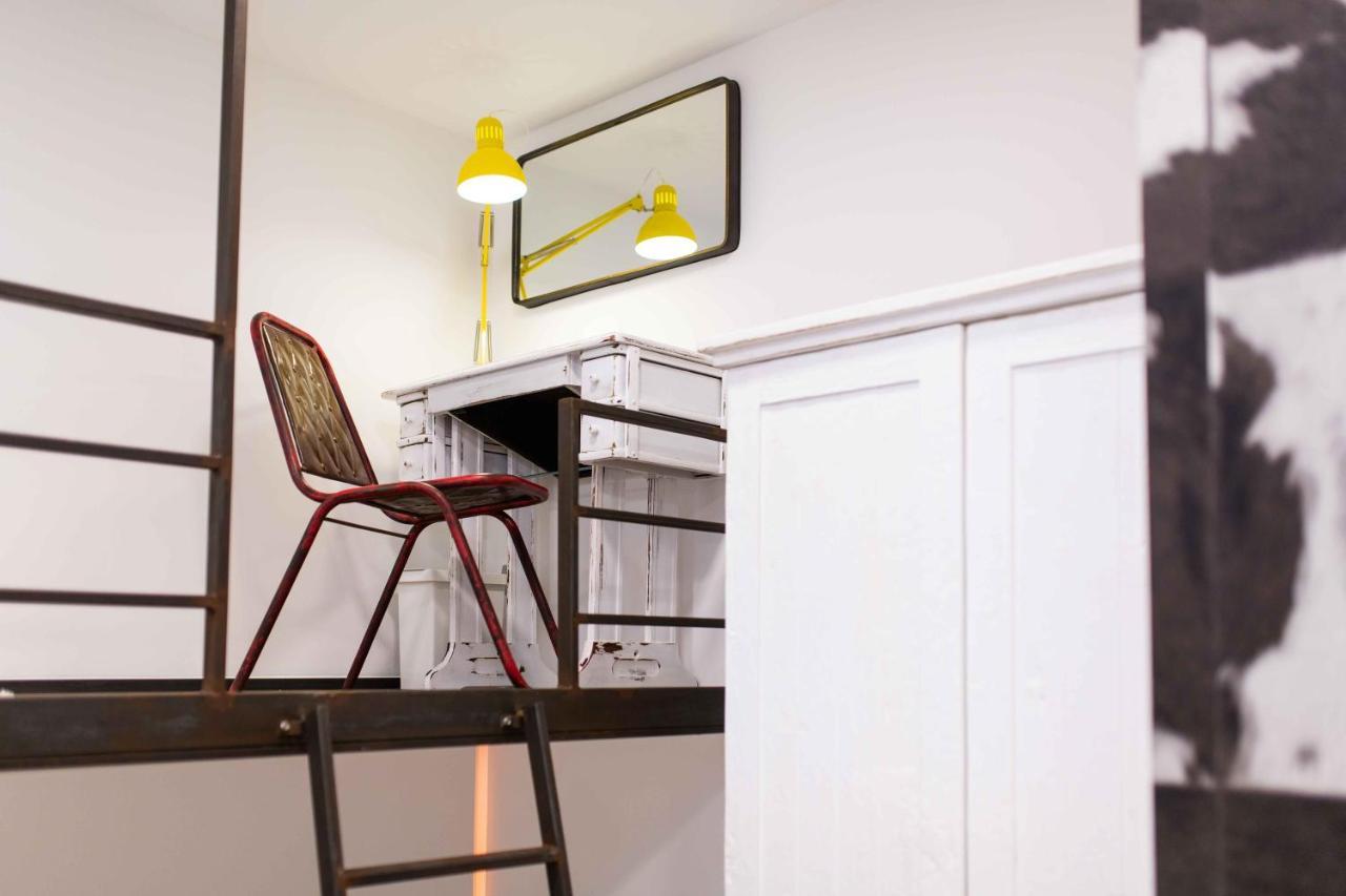 Premium Rooms By Hi5 - Style At The Comedy Theater Budapest Extérieur photo