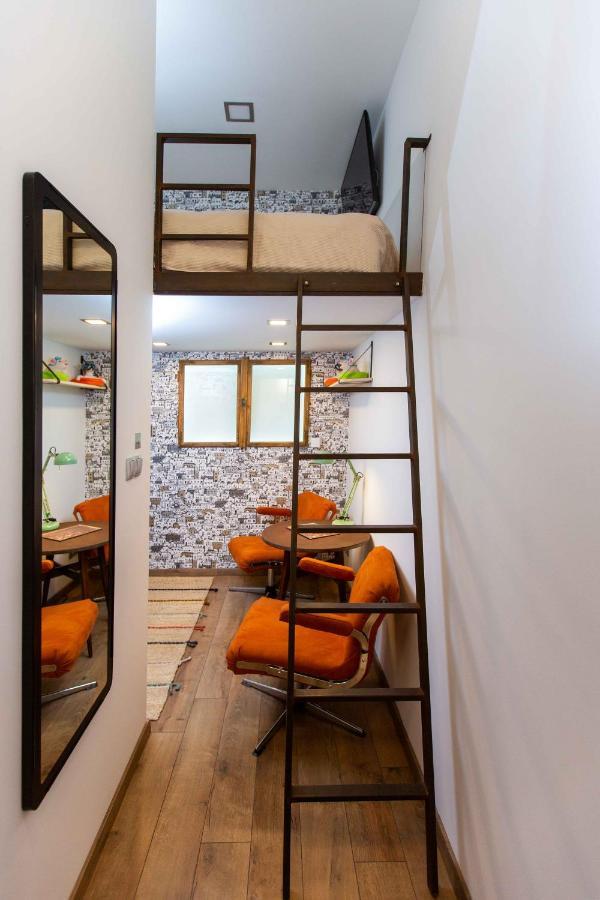 Premium Rooms By Hi5 - Style At The Comedy Theater Budapest Extérieur photo