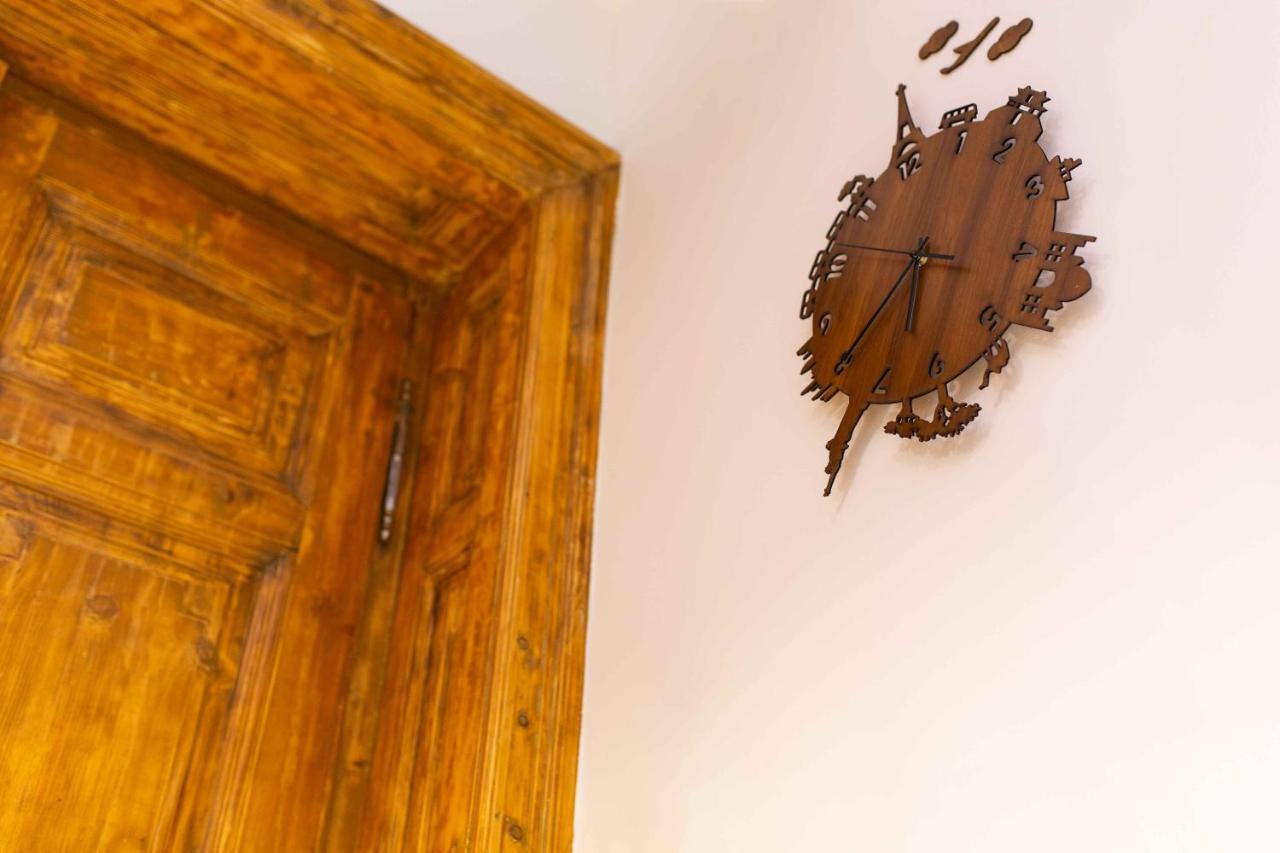 Premium Rooms By Hi5 - Style At The Comedy Theater Budapest Extérieur photo