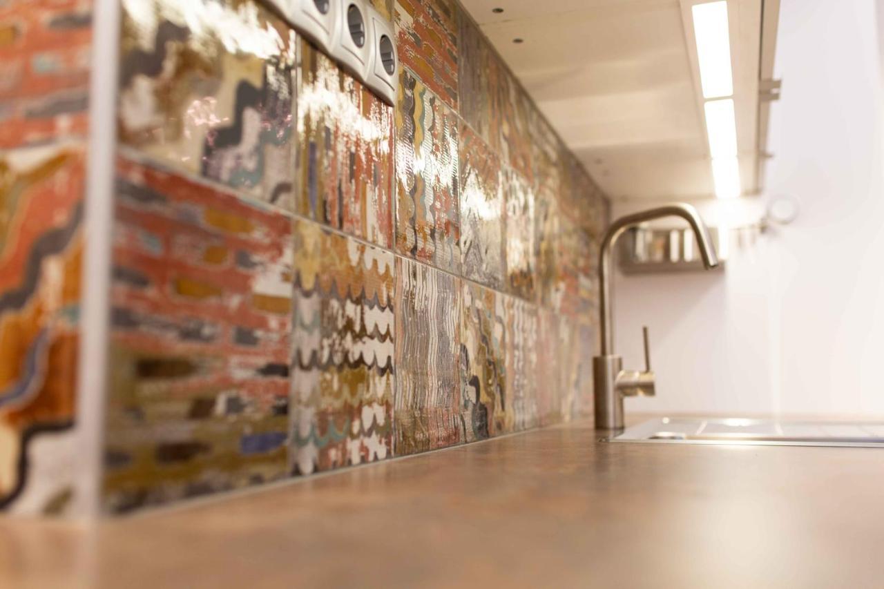 Premium Rooms By Hi5 - Style At The Comedy Theater Budapest Extérieur photo