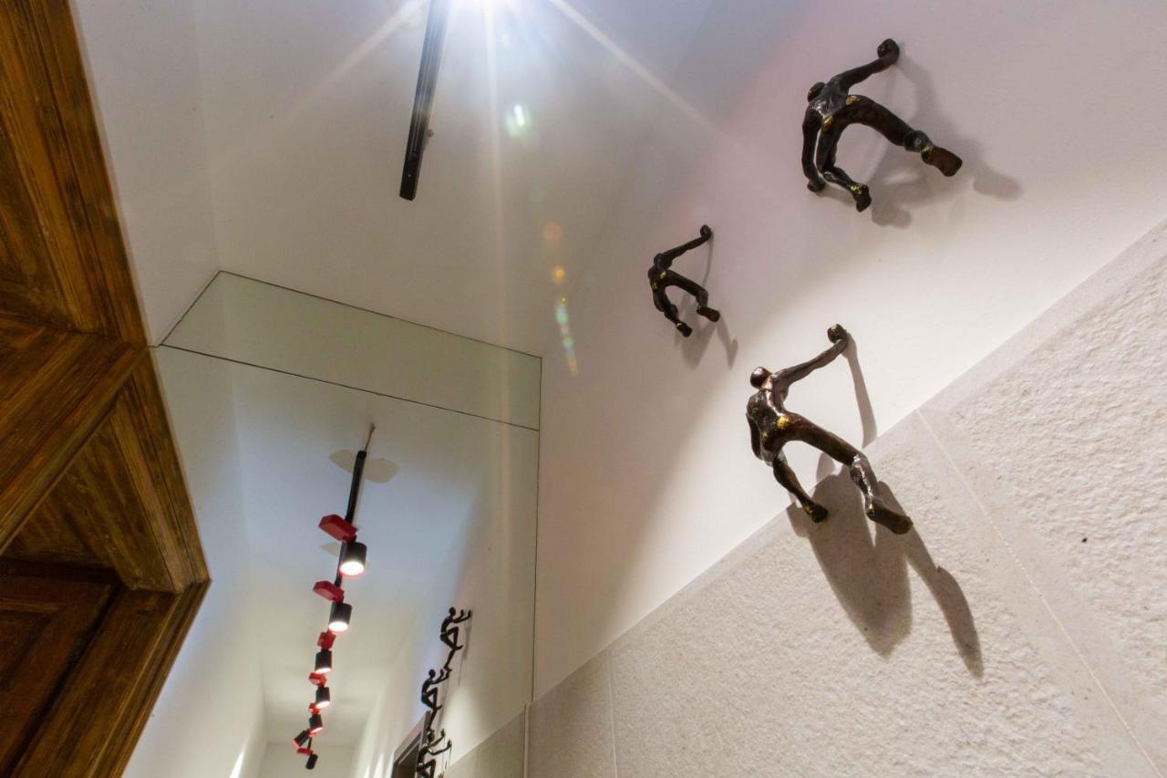 Premium Rooms By Hi5 - Style At The Comedy Theater Budapest Extérieur photo
